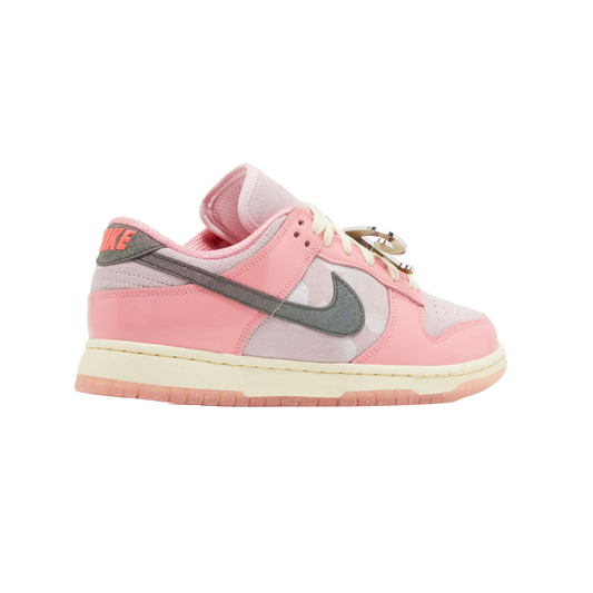 Nike Dunk Low LX "Barbie"