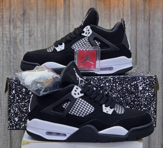 Air Jordan 4 Black & White